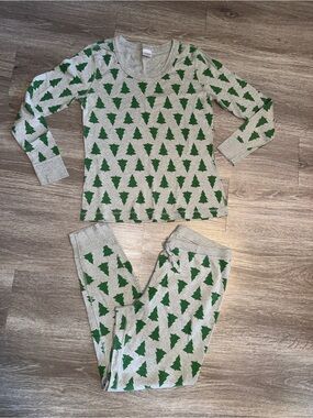Hanna Andersson Gray Christmas Tree Pajama Set